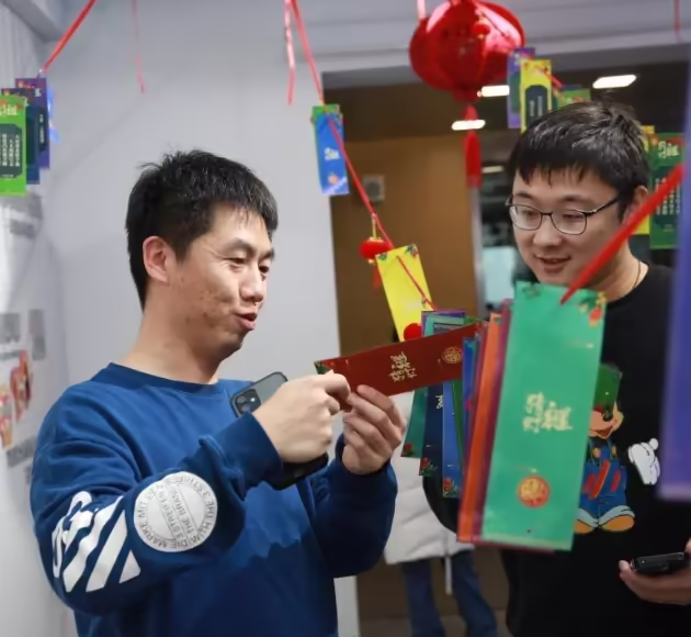 How we celebrate the Lantern Festival Hero