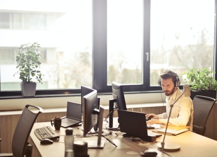 How to Strike a Balance Between Price and Quality When Requesting a Translation Company Interpreting Quotation?